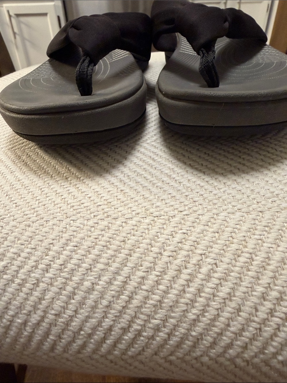 Cloudsteppers by Clarks Black Cushioned Flip Flop Sandals - Picture 4 of 5